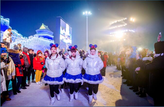 Парк "Большой мир льда и снега" открылся в Харбине