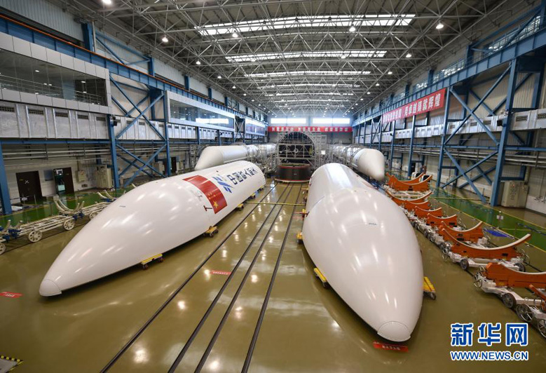 Посещение цеха окончательной сборки «Чанчжэн-5» на Тяньцзиньской базе больших ракет-носителей