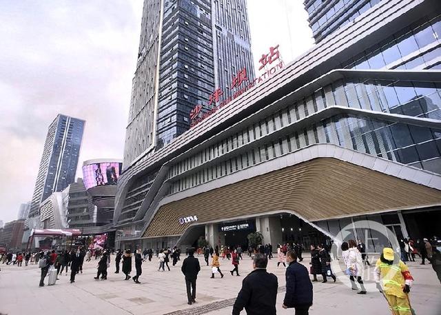В Чунцине построен первый в Китае торговый центр на высокоскоростной железнодорожной станции