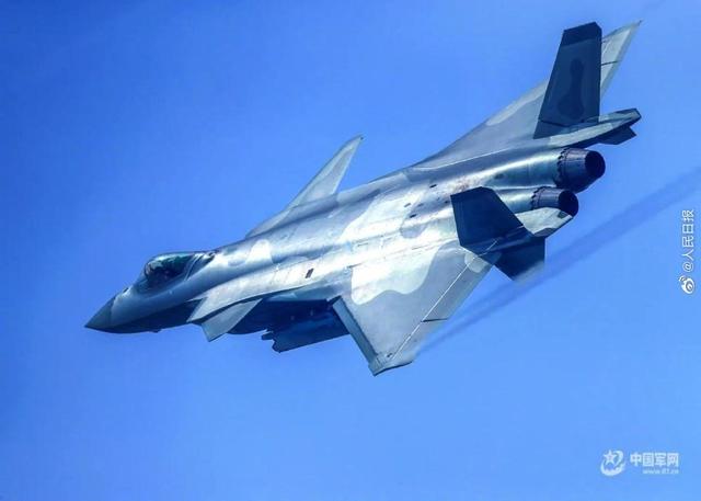 10-летие первого полета истребителя «Цзянь-20»
