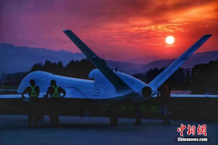 Новейший китайский БПЛА WJ-700 совершил первый полет