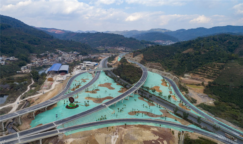 В провинции Юньнань открылось новое скоростное шоссе Сы-Лань