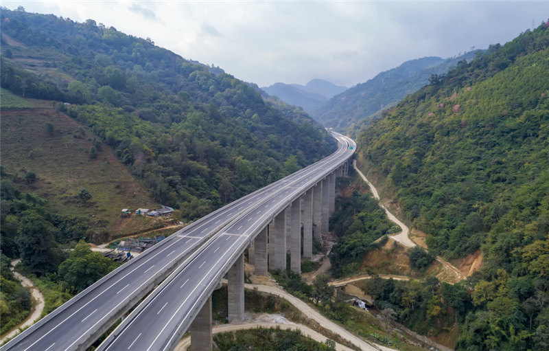 В провинции Юньнань открылось новое скоростное шоссе Сы-Лань