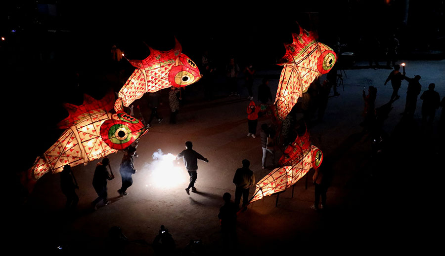 Крестьяне уезда Шэ провинции Аньхой отметили праздник Фонарей
