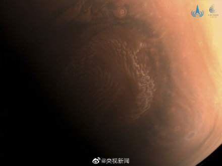 Китайский марсианский зонд “Тяньвэнь-1” сделал фото Марса