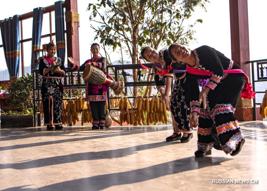 Представители народности лаху рассказывают о своей культуре через танец