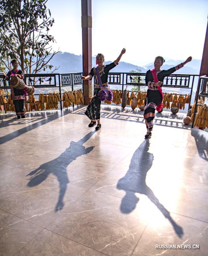 Представители народности лаху рассказывают о своей культуре через танец