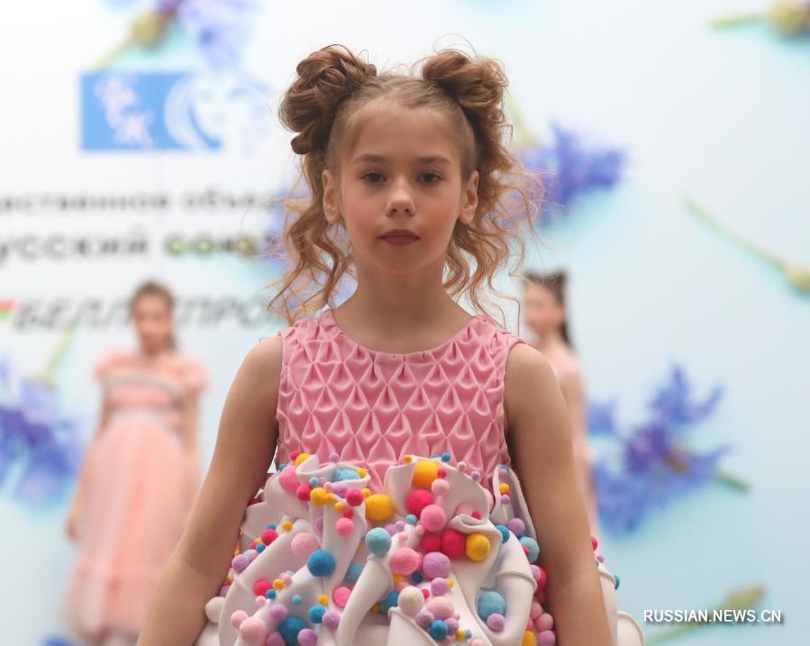 Модный показ по случаю Международного женского дня в Минске