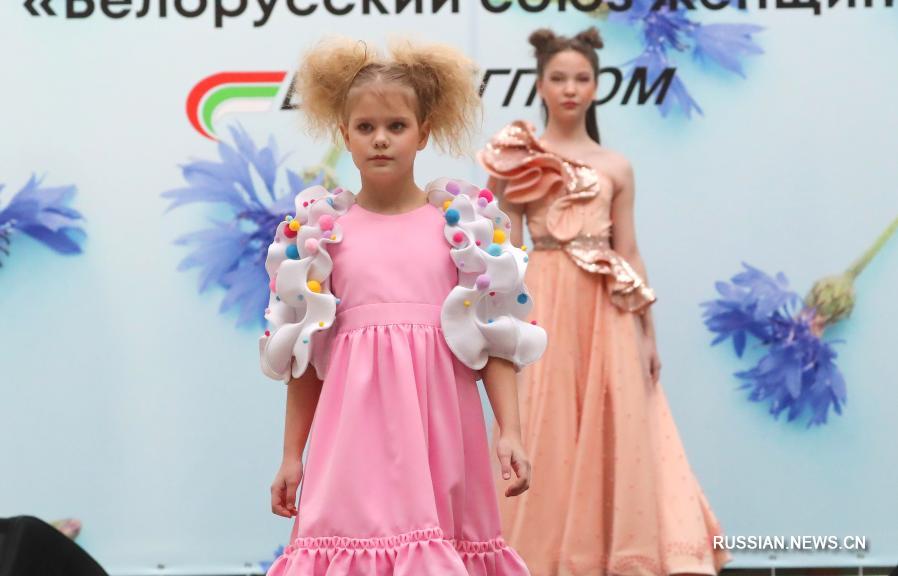 Модный показ по случаю Международного женского дня в Минске