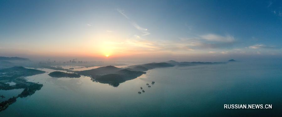 Утренние пейзажи озера Тайху