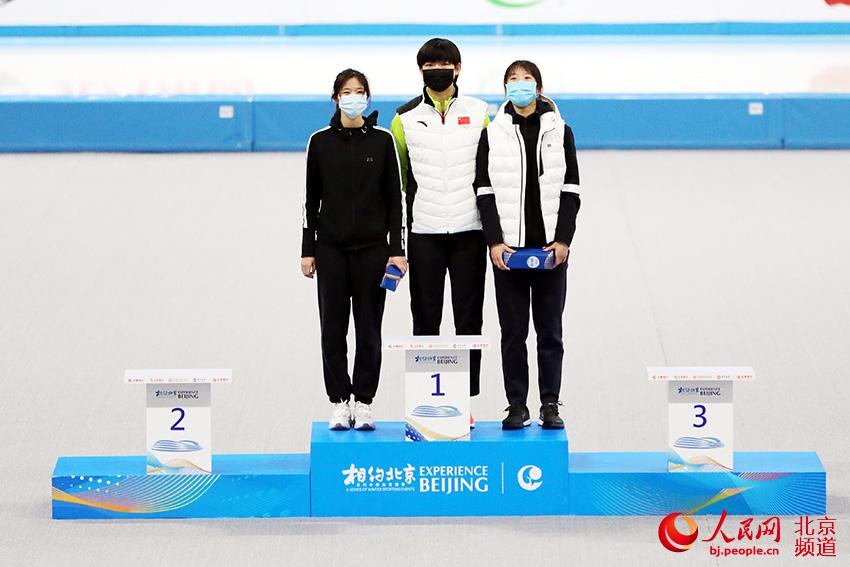 В Китайском национальном конькобежном центре прошло первое официальное соревнование 