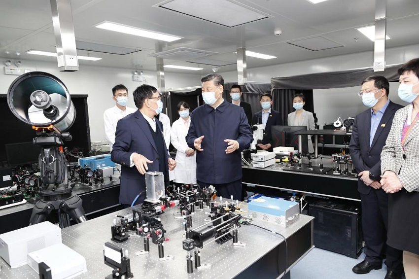 Си Цзиньпин посетил с инспекцией университет "Цинхуа"