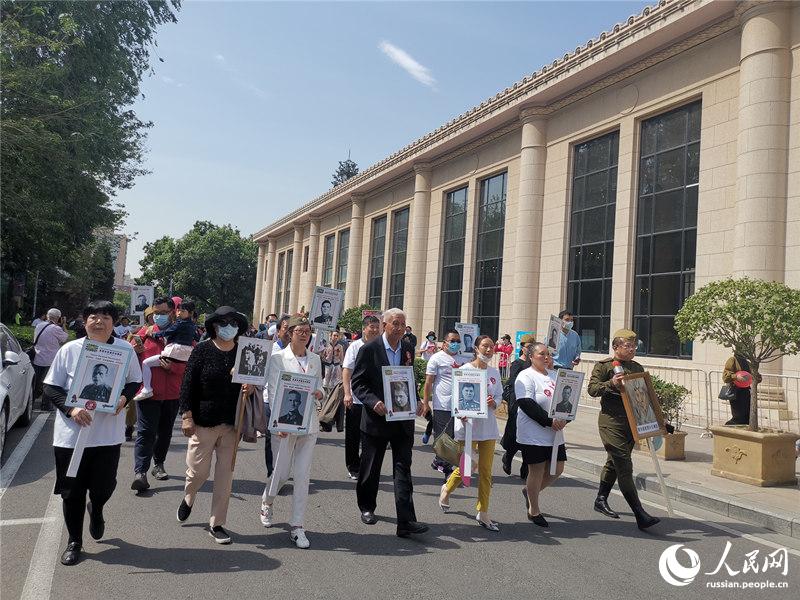 В Пекине прошла акция “Бессмертный полк”