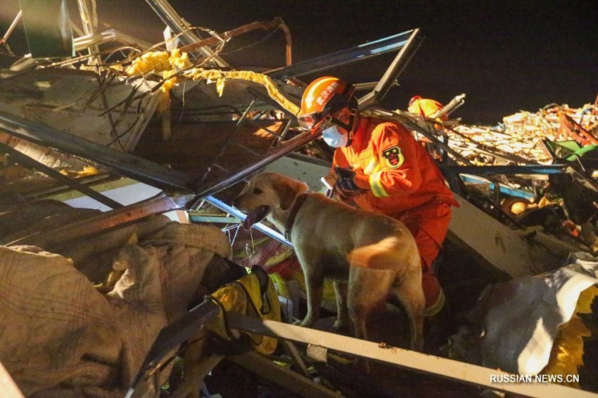 Шестеро пропали без вести, 41 человек получил травмы в результате обрушения торнадо на китайский город Ухань