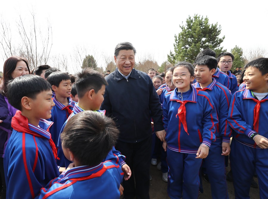 Си Цзиньпин поздравил детей Китая с наступающим праздником