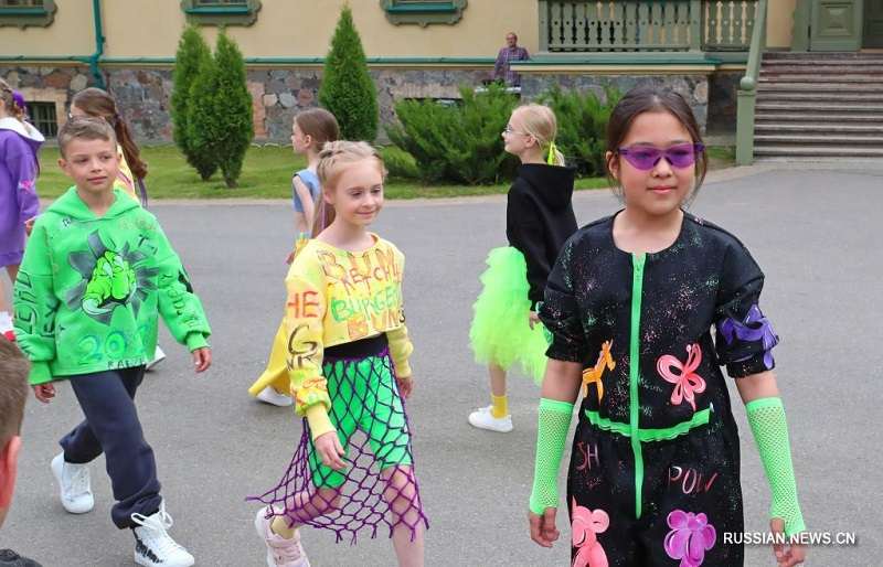 Показ дизайнерских коллекций одежды для детей "Красивое начало лета 2021" прошел в Минске 