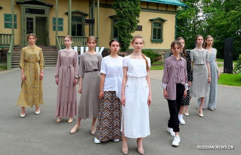Показ дизайнерских коллекций одежды для детей "Красивое начало лета 2021" прошел в Минске 