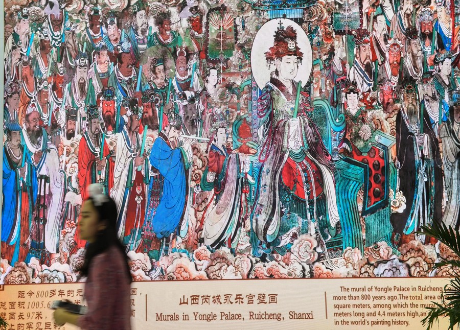 В крупнейшем даосском храме Китая начались работы по реставрации фресок