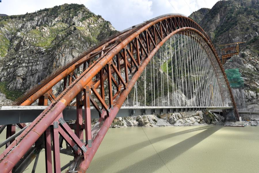 25 июня откроется движение по железной дороге Лхаса -- Ньингчи в Тибете