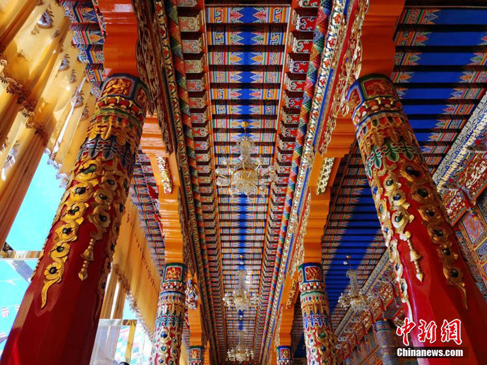 Новый тибетский буддийский храм в Цинхае установил мировой рекорд по площади росписи
