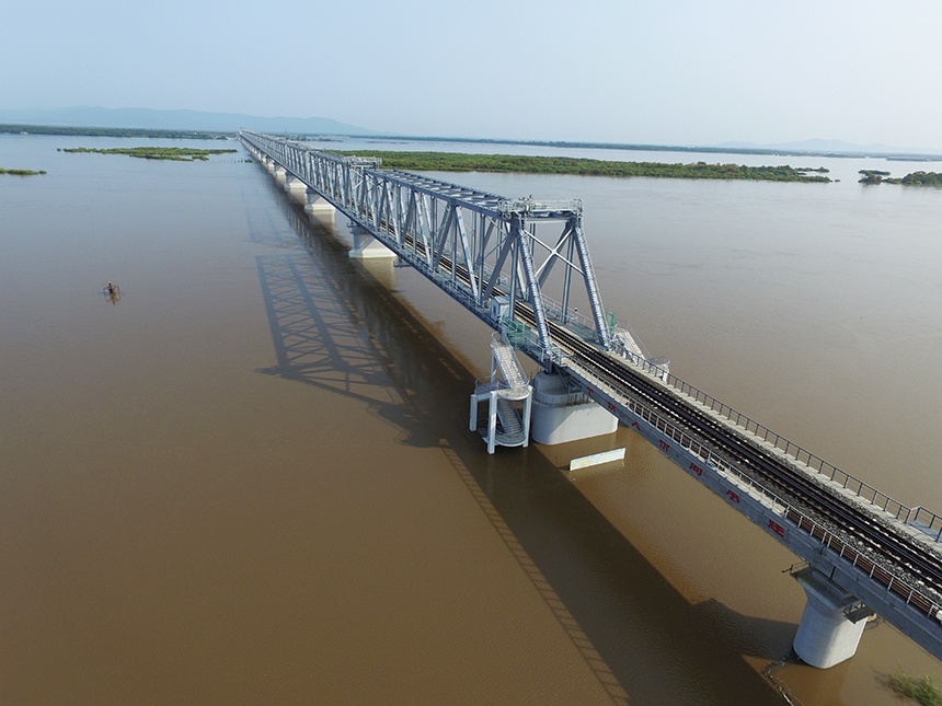 Завершена уклада рельсов на китайско-российском железнодорожном мосту Тунцзян-Нижнеленинское