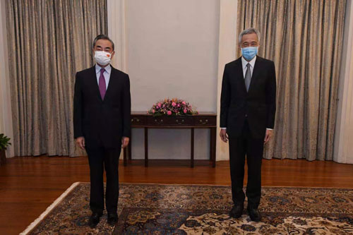 Премьер-министр Сингапура Ли Сянь Лун встретился с Ван И