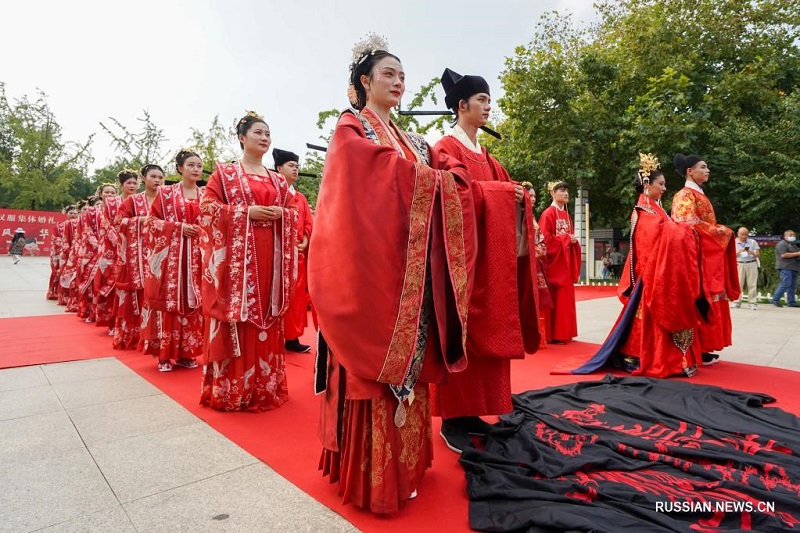 Традиционная китайская свадьба 19 пар в Сюйчжоу
