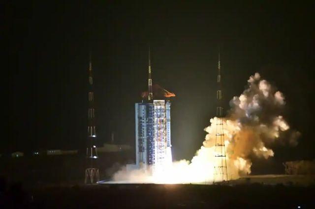 Китай успешно запустил первый спутник для исследования солнечной энергии