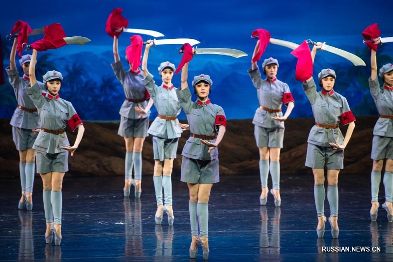 Центральная балетная труппа Китая дала представление в честь героев борьбы с эпидемией