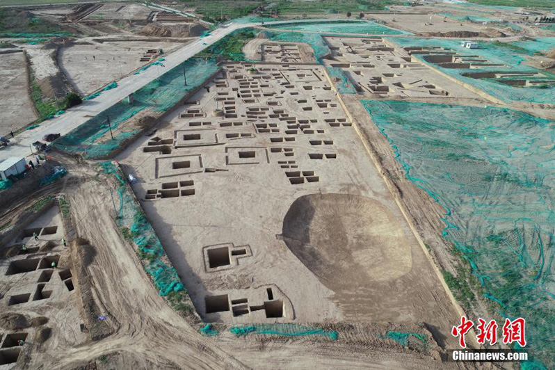 На северо-западе Китая раскопали 3648 древних гробниц