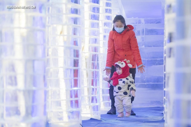 В Ухане открылся 8-й Всекитайский фестиваль массовых искусств из льда и снега