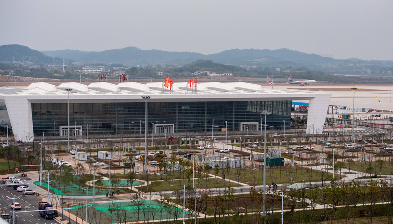 В первом в Китае грузовом аэропорту прошла летная проверка с использованием грузового самолета