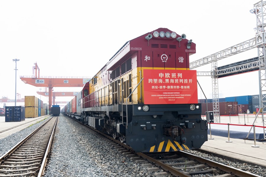 В г. Сиань запущен новый сухопутно-морской маршрут грузовых поездов Китай-Европа