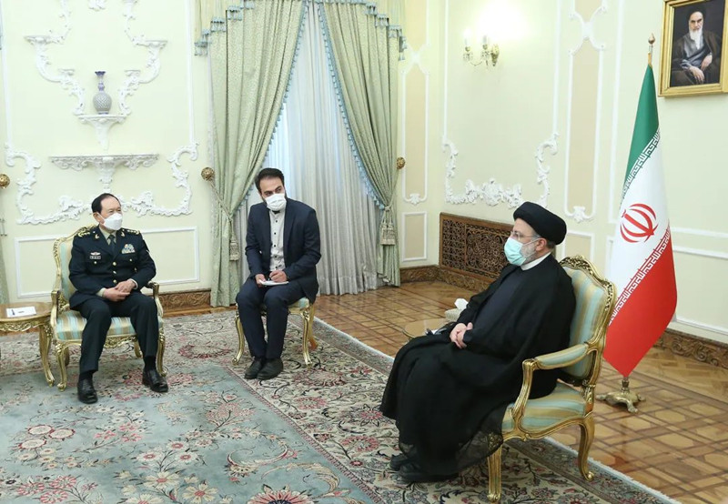 Президент Ирана провел встречу с Вэй Фэнхэ