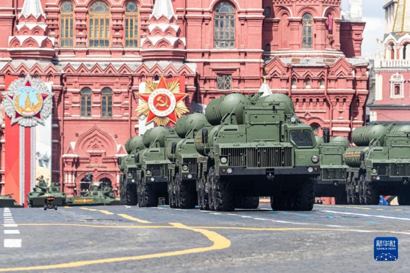 Парад Победы завершился на Красной площади в Москве