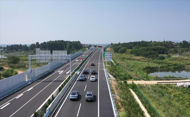 На скоростной автомагистрали в Восточном Китае была протестирована технология магнитной левитации автомобилей