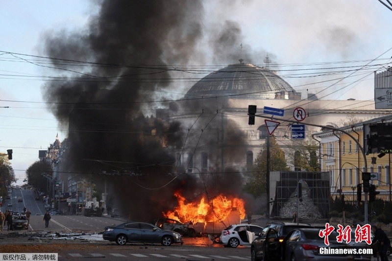 В центре Киева прогремели несколько взрывов -- Укринформ