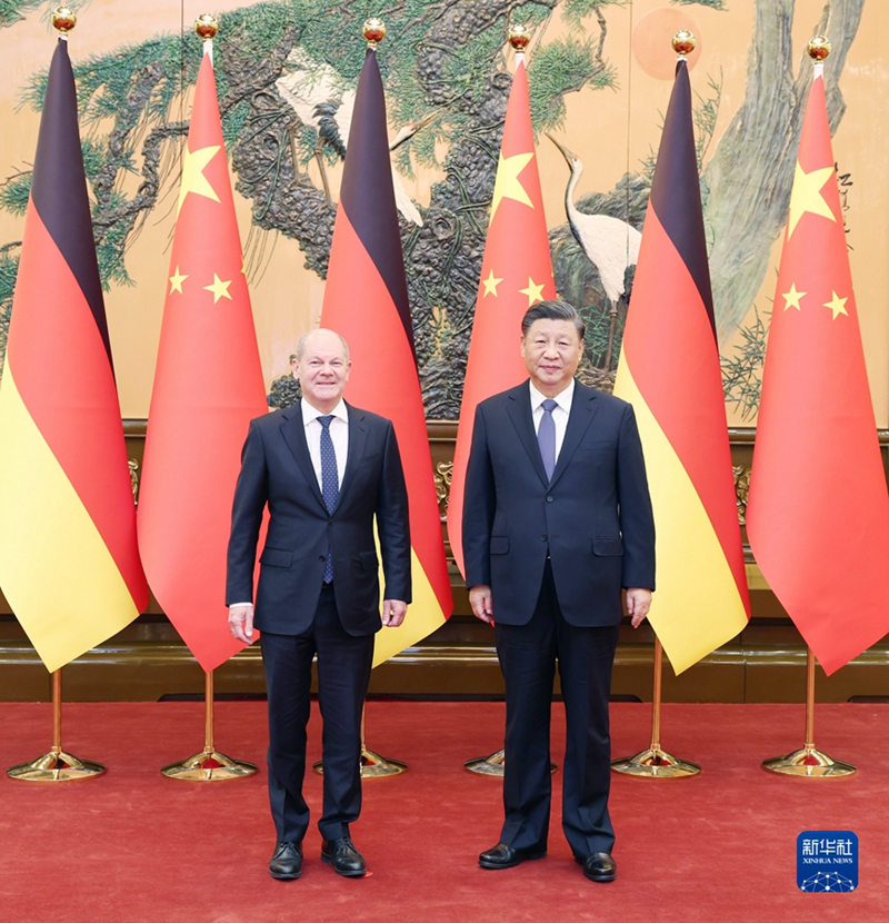 Си Цзиньпин провел встречу с канцлером Федеративной Республики Германия Олафом Шольцем