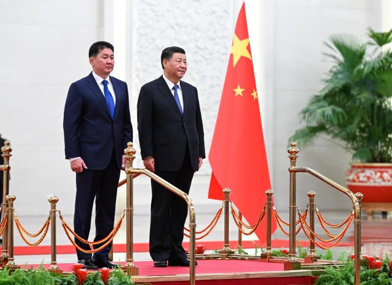 Си Цзиньпин провел переговоры с президентом Монголии У. Хурэлсухом