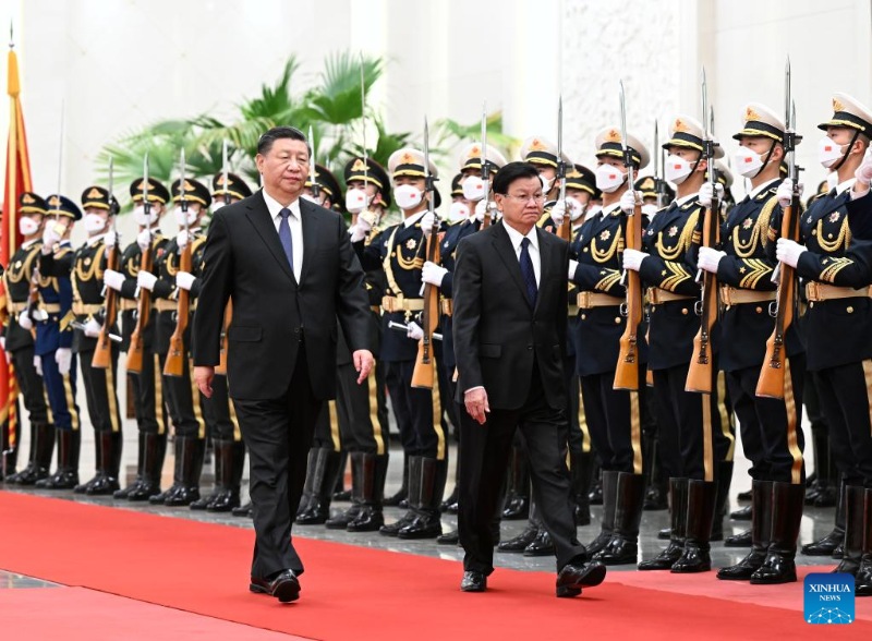 Си Цзиньпин провел переговоры с президентом Лаоса