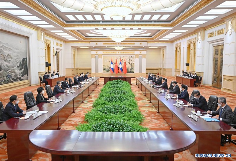 Премьер Госсовета КНР провел встречу с президентом Лаоса