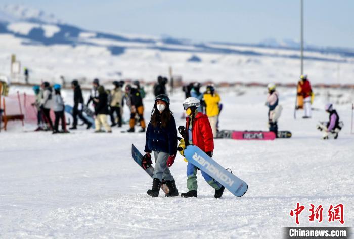 В Урумчи открыли сезон зимних видов спорта