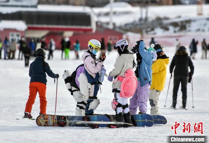 В Урумчи открыли сезон зимних видов спорта