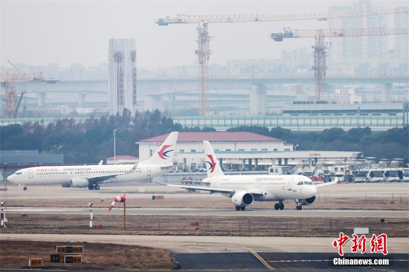 Начались пробные полеты первого поставленного заказчику лайнера C919