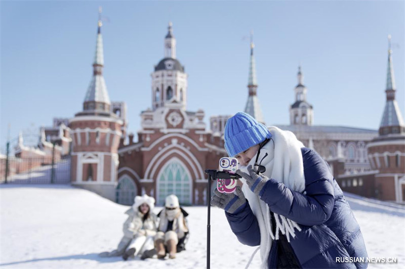 Снежный пейзаж в тематическом парке "Усадьба Волга" в г. Харбин