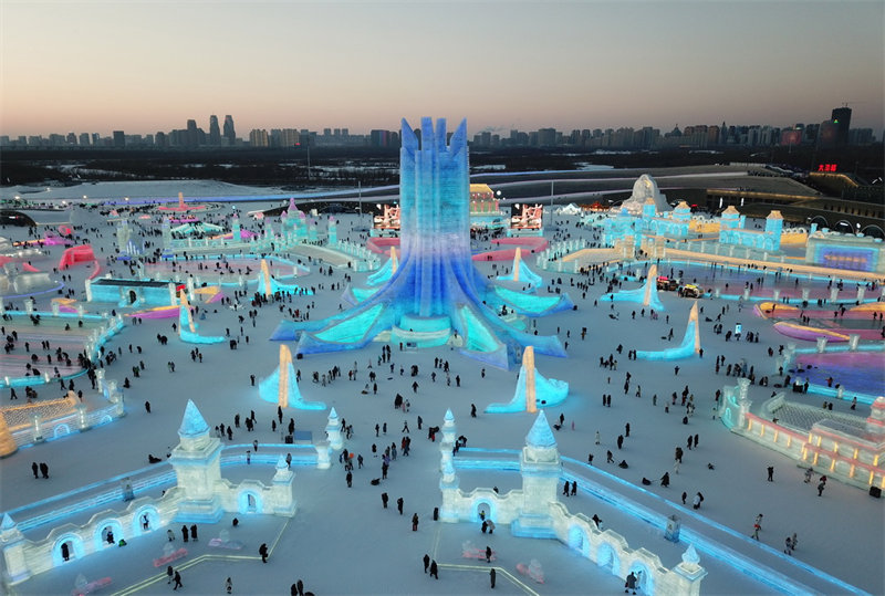 Харбинский «Мир льда и снега» подогревает интерес туристов к зимним развлечениям