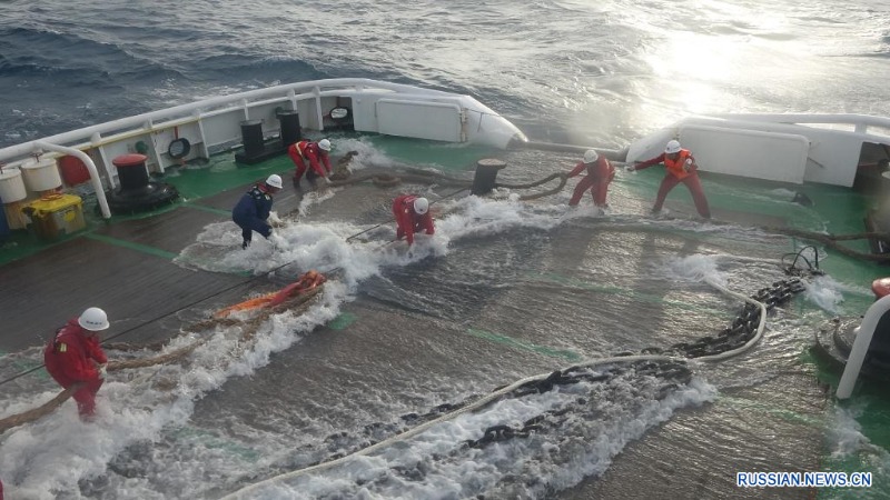 Китай спас в Южно-Китайском море иностранное грузовое судно с членами экипажа