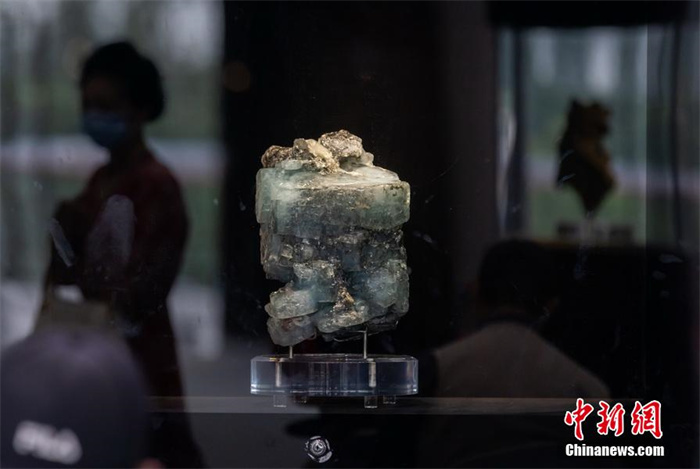 В Нанкине проходит международная выставка минералов и драгоценных камней