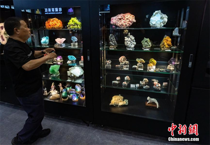 В Нанкине проходит международная выставка минералов и драгоценных камней