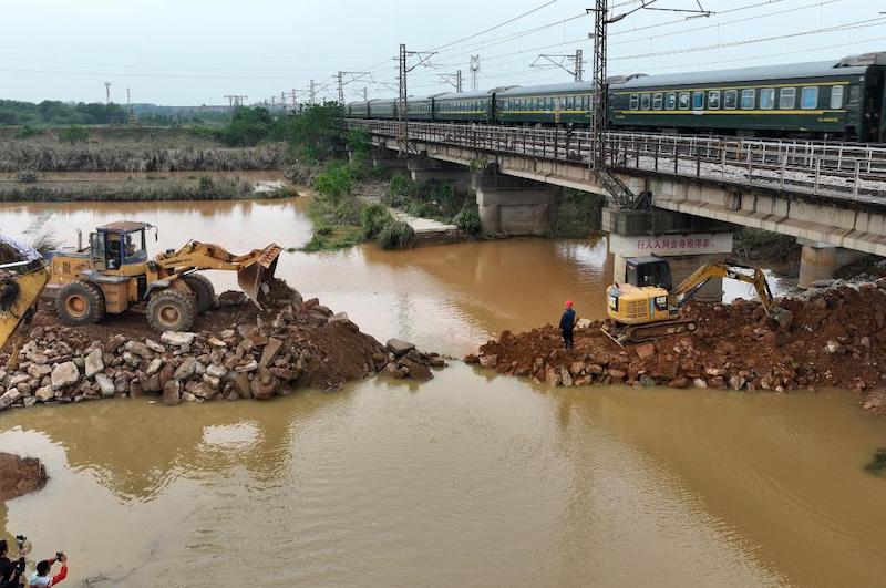 Китай готовится к наводнениям в южных регионах страны